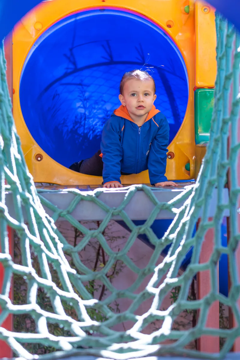 Crianças em atividade de grupo no ITB