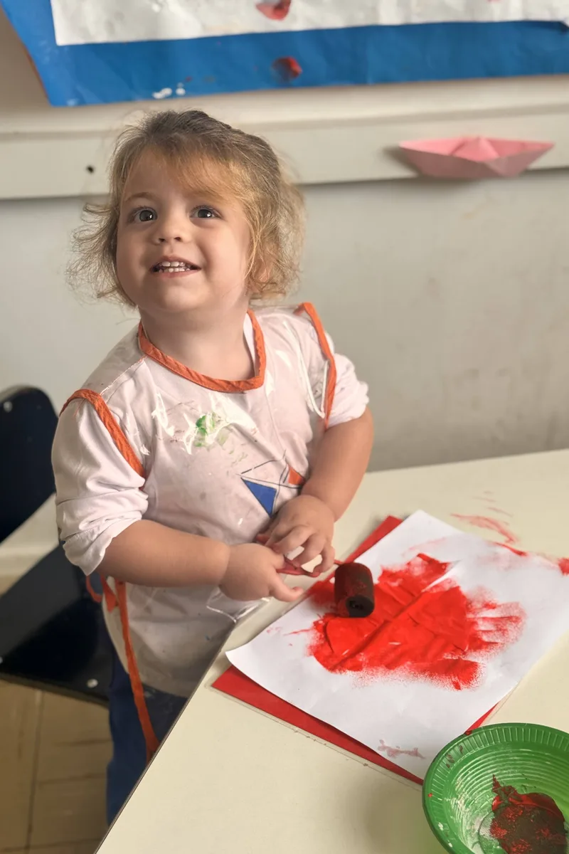 Crianças de 4 anos em atividade de pré-alfabetização no ITB - Infantil 4